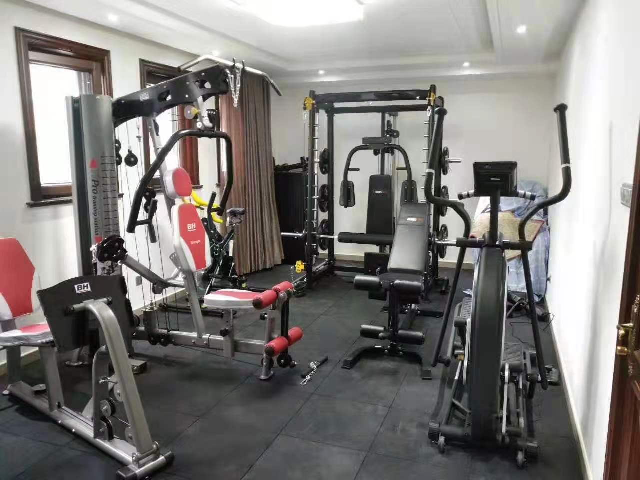 家庭健身房必備器材